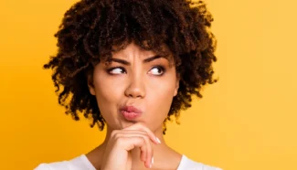Future egg donor wondering whether she should donate her eggs fresh or frozen.