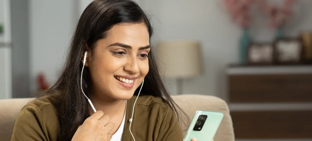 Future egg donor watching egg donation videos.